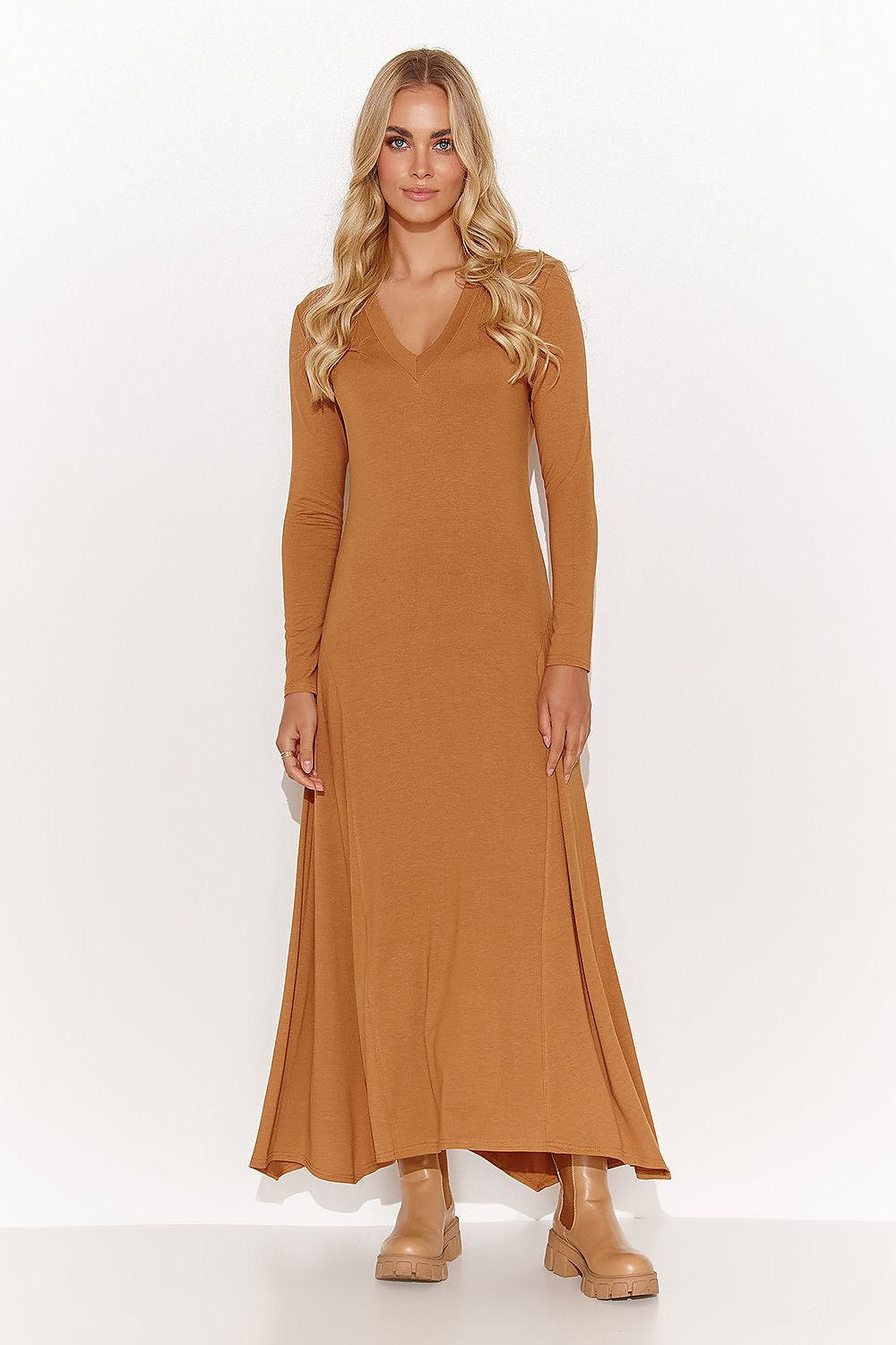  Robe de jour model 184389 Makadamia 
